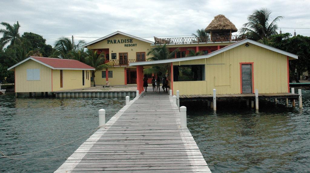 Alan'S Paradise Hotel Placencia Exterior foto